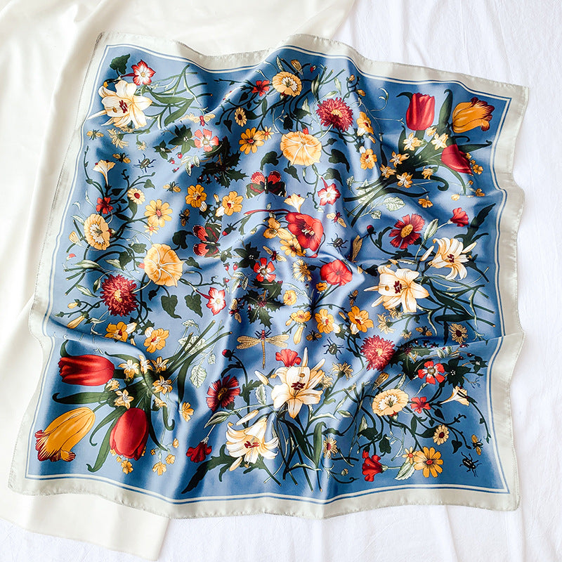 70サテンシフォンスカーフレディースフレンチレトロ新しい人工シルクフローラルプリントスモールスクエアスカーフギフトスチュワーデススカーフ